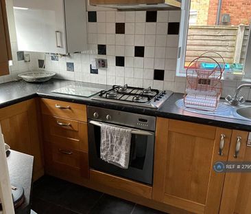 2 bedroom semi-detached house to rent - Photo 4