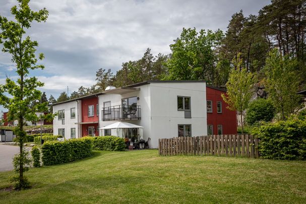 Lägenhet | 3 rum och kök | Eklidsvägen 10 | 449 51 ALAFORS - Foto 1