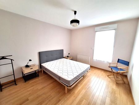 Location Appartement 3 pièces 87m² LES SABLES D OLONNE 85100 - Photo 3