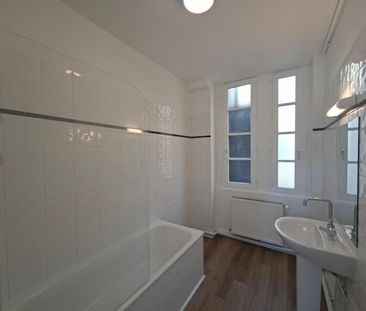 Location Appartement 3 pièces 113m² LYON 1er - Photo 3