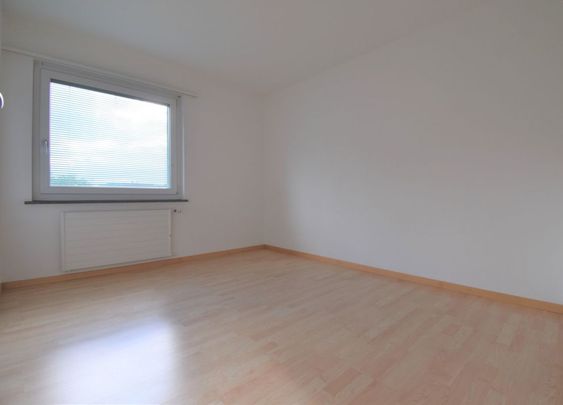 Leben am Puls der Stadt - schöne 4 Zimmer-Wohnung - Photo 1