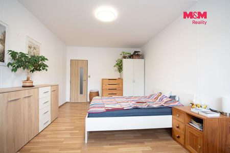 Pronájem bytu 2+1 65 m², Hradec Králové - Photo 2