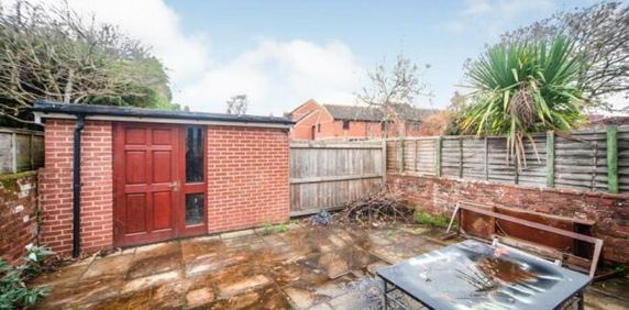 2 bedroom flat to rent - Photo 2