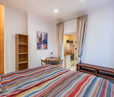 flat to rent - Photo 2