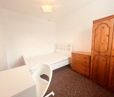 4 bedroom terraced to rent Perry Street, Northampton, Northamptonsh... - Photo 3