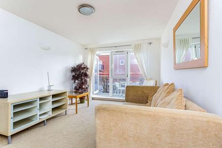 Blake House, Gunwharf Quays, PO1 - Photo 2