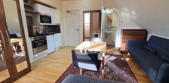 Studio to rent - Photo 2