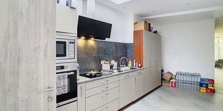 Appartement te huur in Péruwelz voor € 750 met 1 slaapkamer - Foto 5
