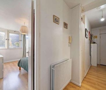 Rowley Gardens, London, N4 - Photo 5