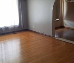 A Nice Clean Bungalow House For Rent (North York (Toronto)) - Photo 2