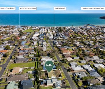 Coastal Charm – Walking distance to the Beach! - Photo 1