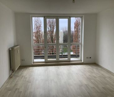 Teilsanierte 2 Zimmer-Wohnung mit Balkon / WBS erforderlich - Photo 2