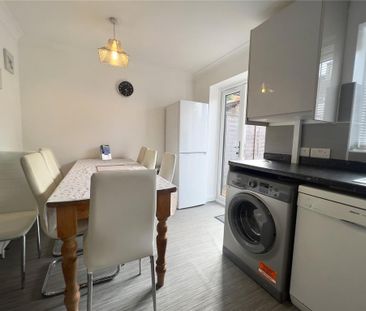 4 bedroom terraced house to rent - Photo 3