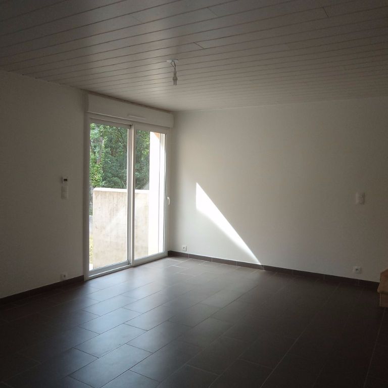 Location Maison 5 pièces 76m² - Photo 1