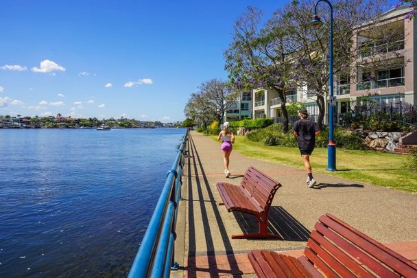FULLY FURNISHED APARTMENT NEXT TO THE RIVER - Photo 1