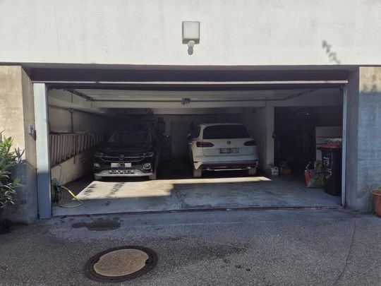 Großzügiger Bungalow mit Gebirgsblick und Außenpool im Herzen von Leonding! 250 m² WNFL, Grund 2.156 m², Doppelgarage! - Photo 1