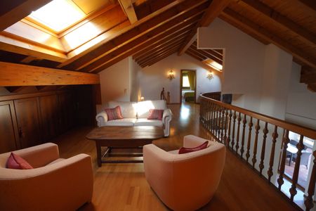 MAGNIFICENT PENTHOUSE FOR RENT IN GRAVELONE - Photo 3