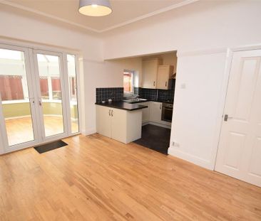 3 bedroom semi-detached house to rent - Photo 3
