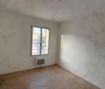 Location Appartement 3 pièces 51m² POURRIERES 83910 - Photo 5