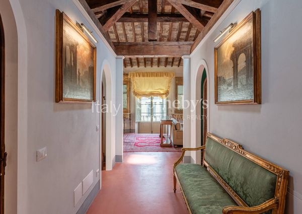 Elegant apartment in the historic centre of Lucca