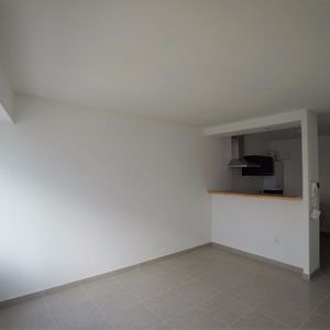 LOCATION : appartement F3 (61 m²) à ROYAN - Photo 2