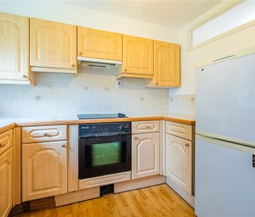 2 bed Flat for rent - Photo 6