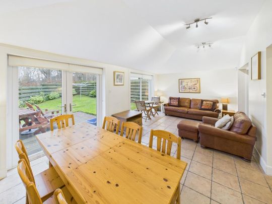 4 bedroom detached house to rent - Photo 1