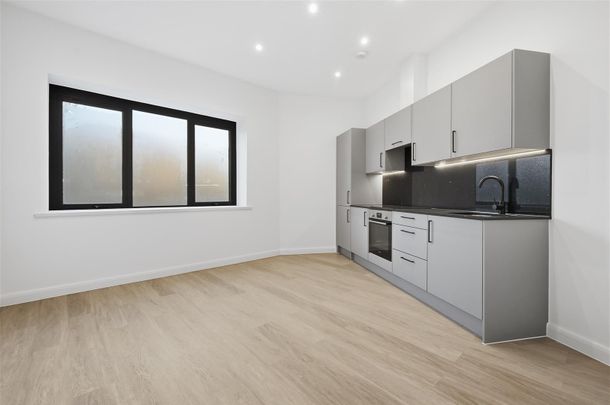 Headgate, Colchester - Photo 1