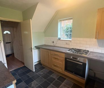 2 bedroom semi-detached house to rent - Photo 6