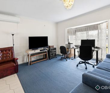 QUIET CUL DE SAC POSITION IN SOUTH SIDE LOCATION! - Photo 3