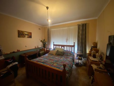 3 Bedroom Family Home in Fantastic Location! - Photo 5