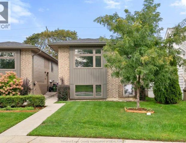 766 Irvine AVENUE — 3 Bedroom - Photo 1