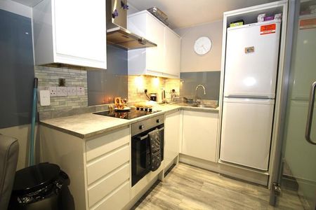 Studio to rent - Photo 2