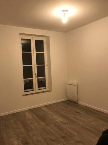 Location Appartement 4 pièces 59m² VILLENEUVE SUR YONNE 89500 - Photo 3