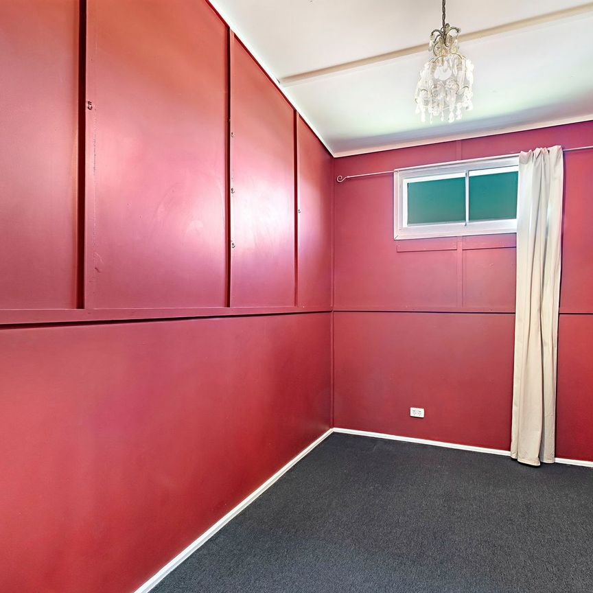 Spacious Home With Flexible Layout - Great Convenient Location - Photo 1