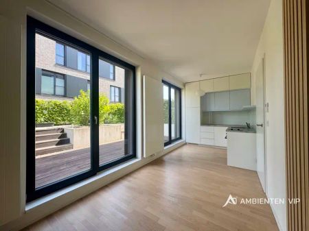 Pronájem luxusního 1+kk se zahradou o velikosti 50 m - Photo 5