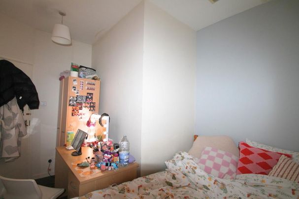 7 bedroom flat to rent - Photo 1