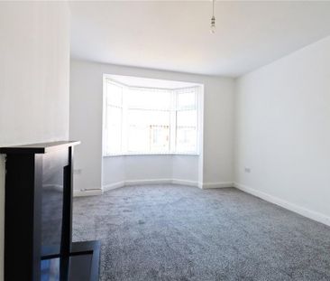 3 bedroom flat to rent - Photo 3