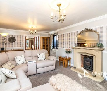 4 bedroom detached house to rent - Photo 1