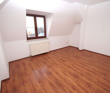 3-Zimmer-DG-Wohnung mit großer Küche, Bad mit Badewanne und Dusche - Photo 2