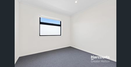 Modern Family Living in the Heart of Aintree - Photo 2