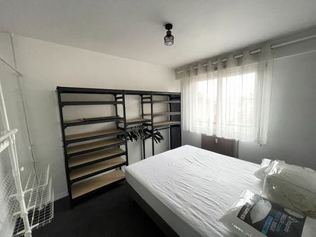 Location Appartement 2 pièces 43m² - Photo 3