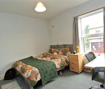 4 bedroom terraced house to rent - Photo 3