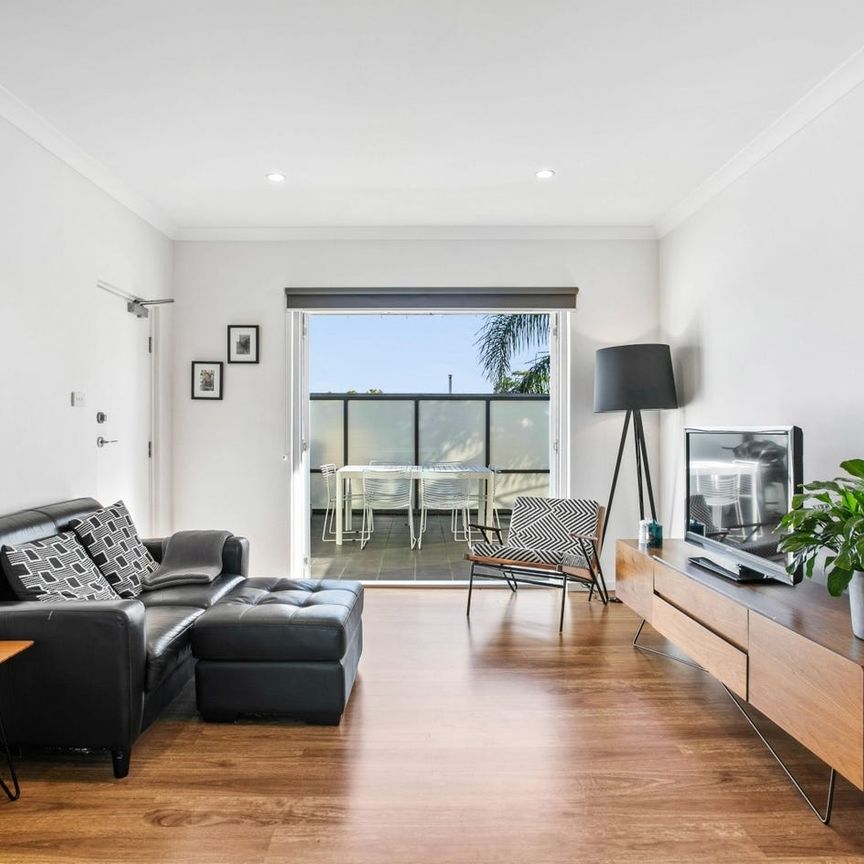 Open the Door to Stylish, Easy Living - Photo 1