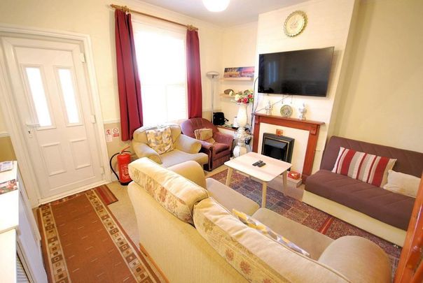 3 bedroom terraced house to rent - Photo 1
