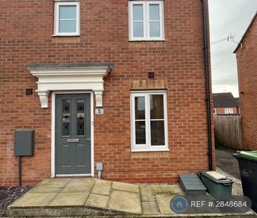 3 bedroom semi-detached house to rent - Photo 2