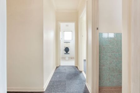 Bright, Breezy & Perfectly Positioned Family Friendly Home - Photo 5