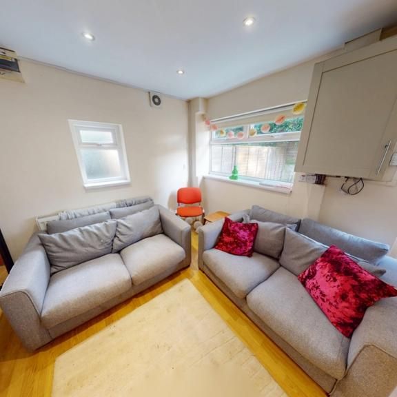3 bedroom terraced house to rent - Photo 1