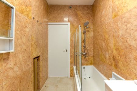 Ideal room in Carranza Street - Photo 3