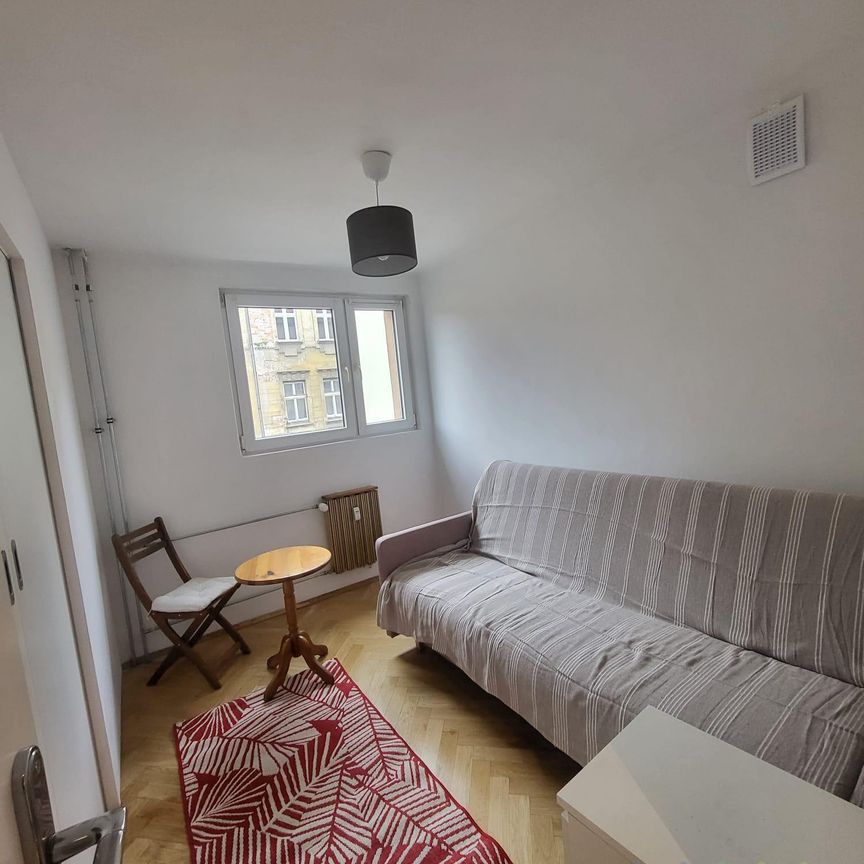 Mieszkanie dwupokojowe z bloku z windą przy ul. Strowiślnej - Photo 1